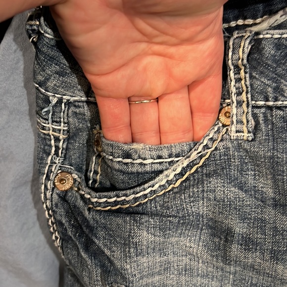 Jean cut off shorts with button pockets - Picture 8 of 9